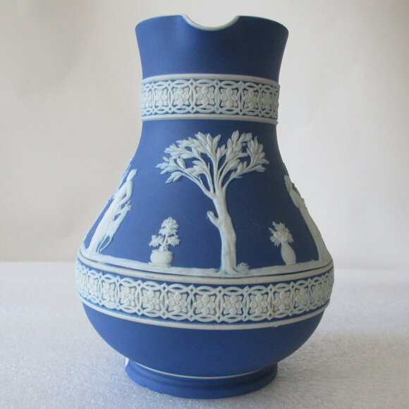 ANTIQUE WEDGWOOD "ETRUSCAN" PITCHER - Picture 4 of 16